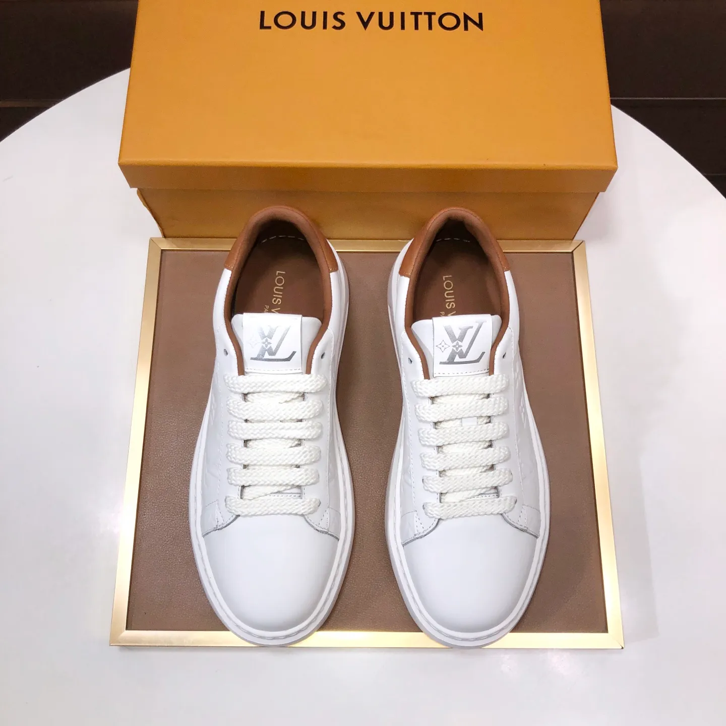 Men's shoes 💰480💰[LOUIS VUITTON] Original order price (water-dyed cowhide lining) new model 🍀LV Louis Vuitton * - top version of LV classic trendy shoes! Made of imported original cowhide, water-dyed cowhide lining, and original wear-resistant rubber outsole! High quality products! Code number 38-45 (45 is custom-made and cannot be returned or exchanged)